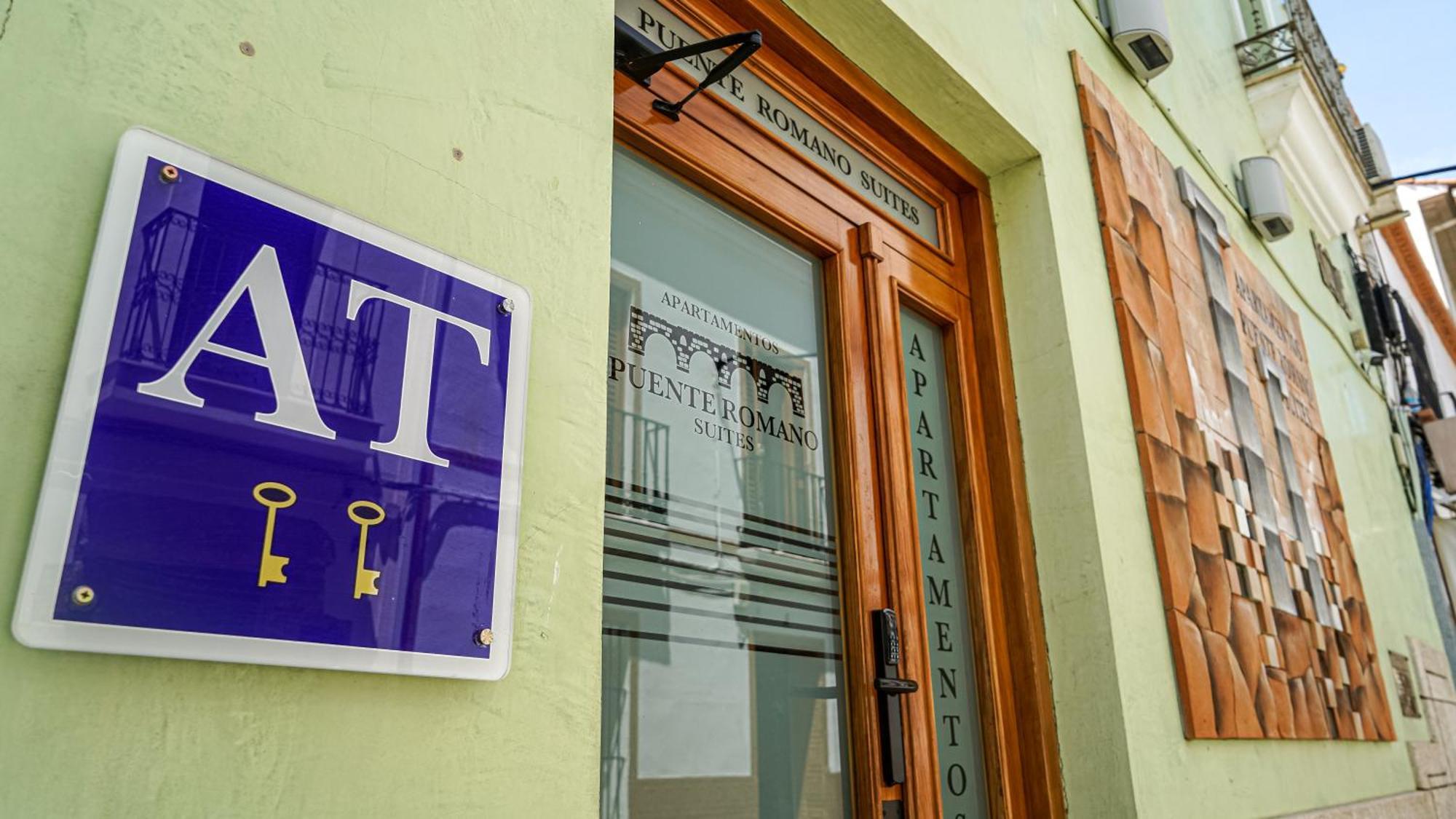 Apartamentos Puente Romano Suites メリダ エクステリア 写真