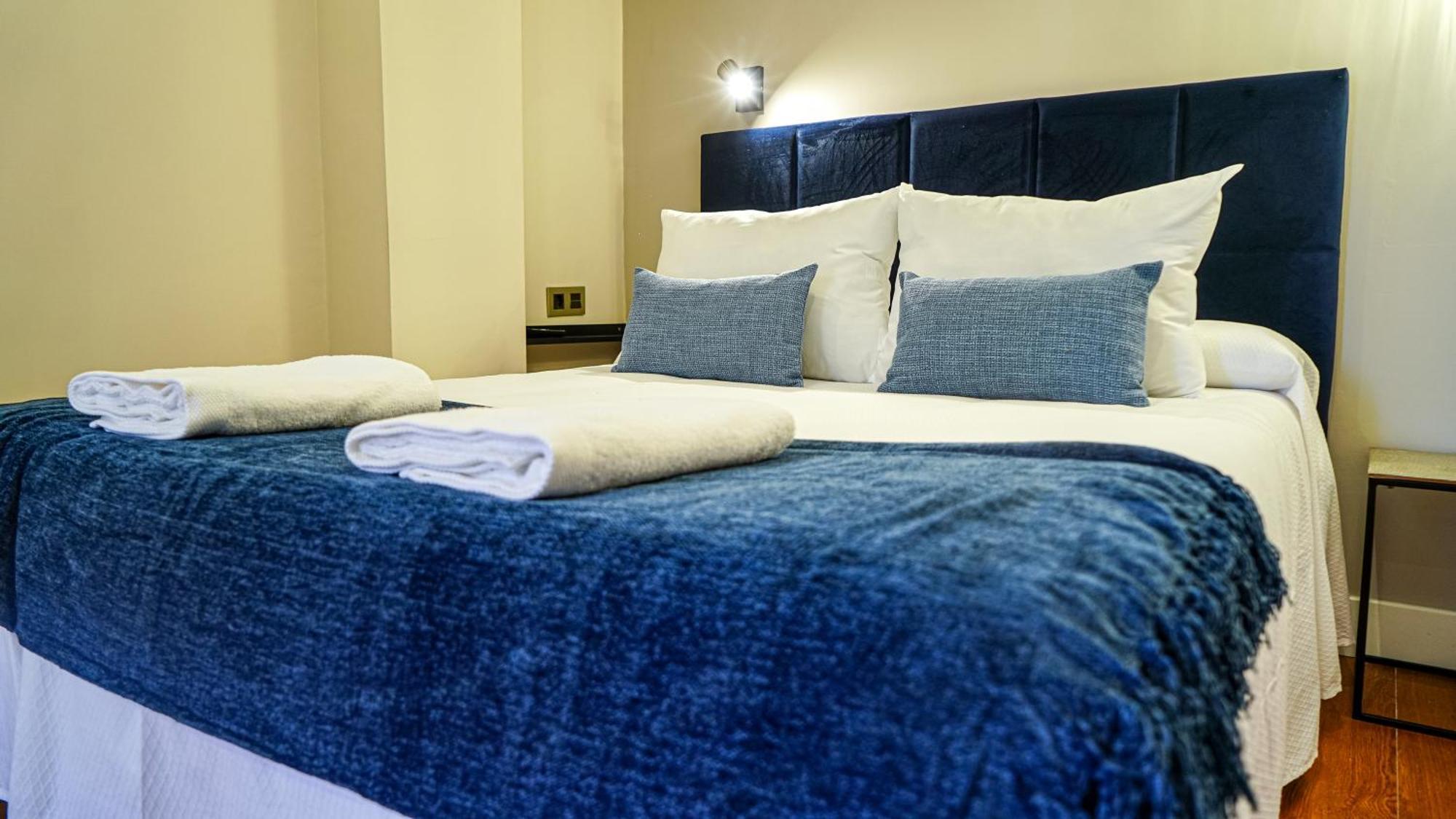 Apartamentos Puente Romano Suites メリダ エクステリア 写真