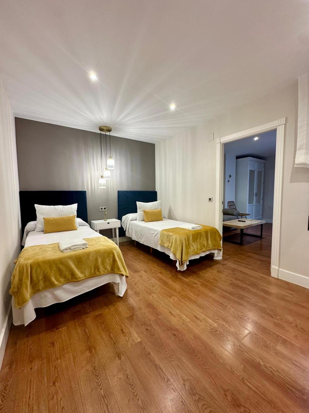 Apartamentos Puente Romano Suites メリダ エクステリア 写真